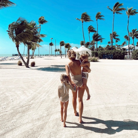 LainSnow - sangria - Picture 2 of 5